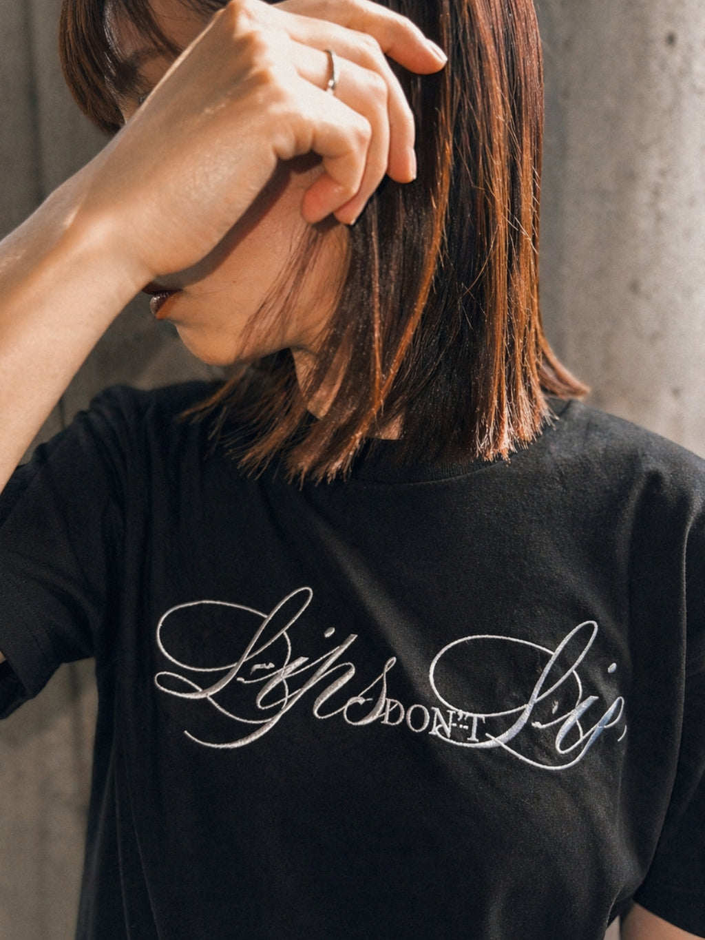 LIPS DON’T LIE. T-Shirt