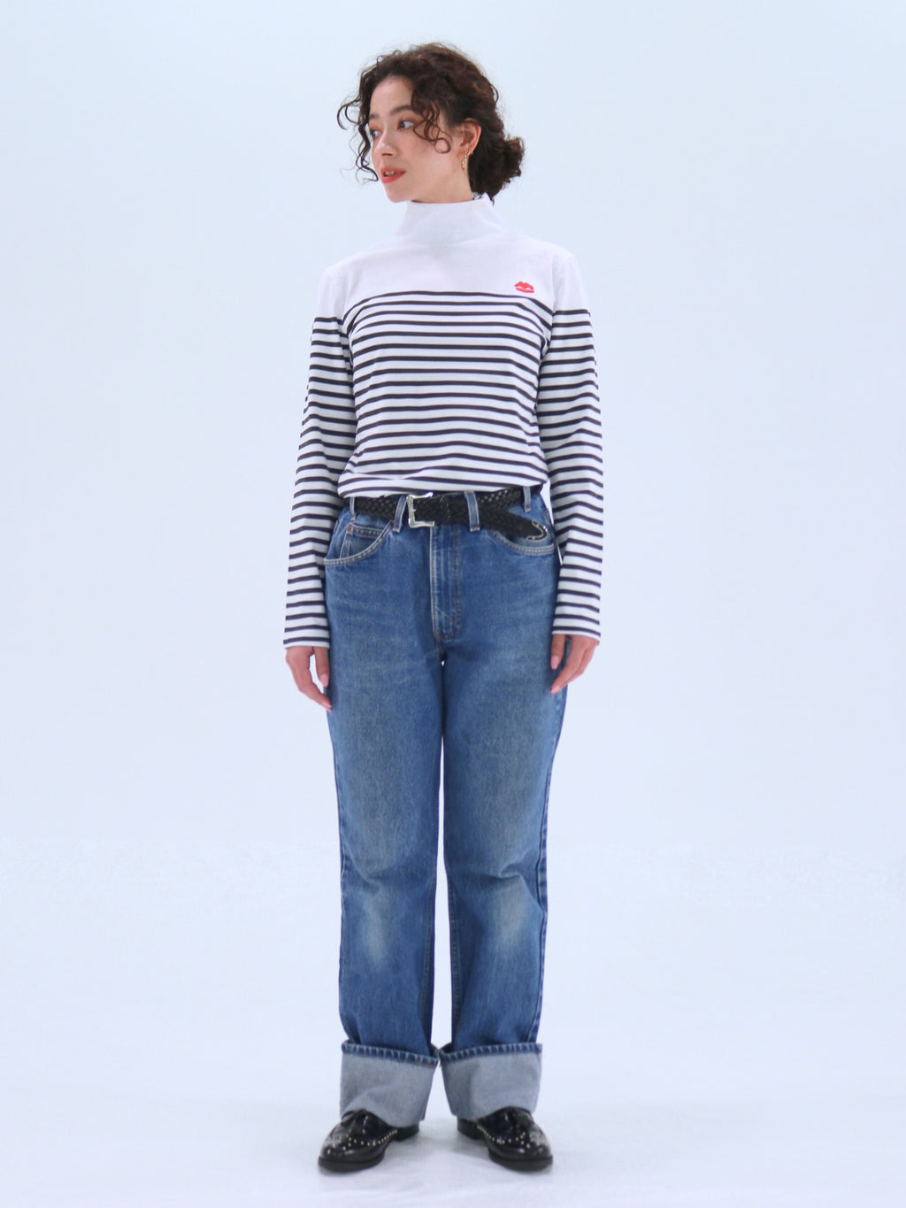 Lip Embroidered High-Neck Border Top