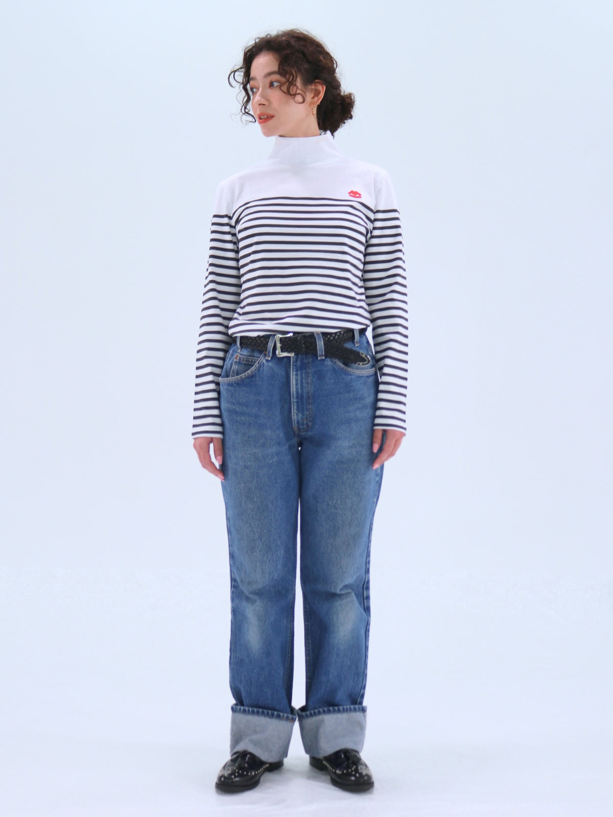 Lip Embroidered High-Neck Border Top