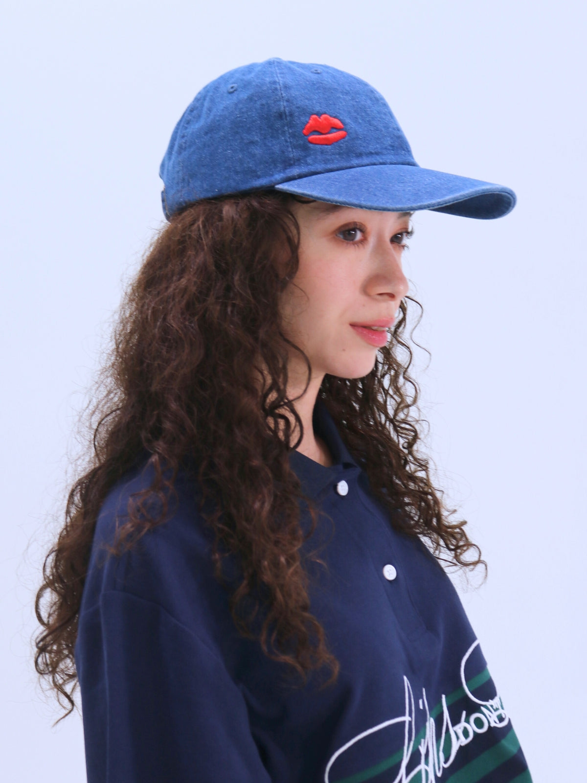 Lip Embroidered Cap