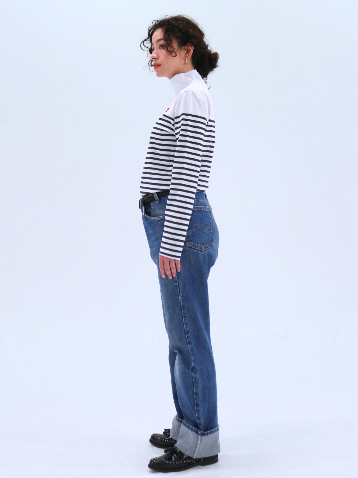 Lip Embroidered High-Neck Border Top