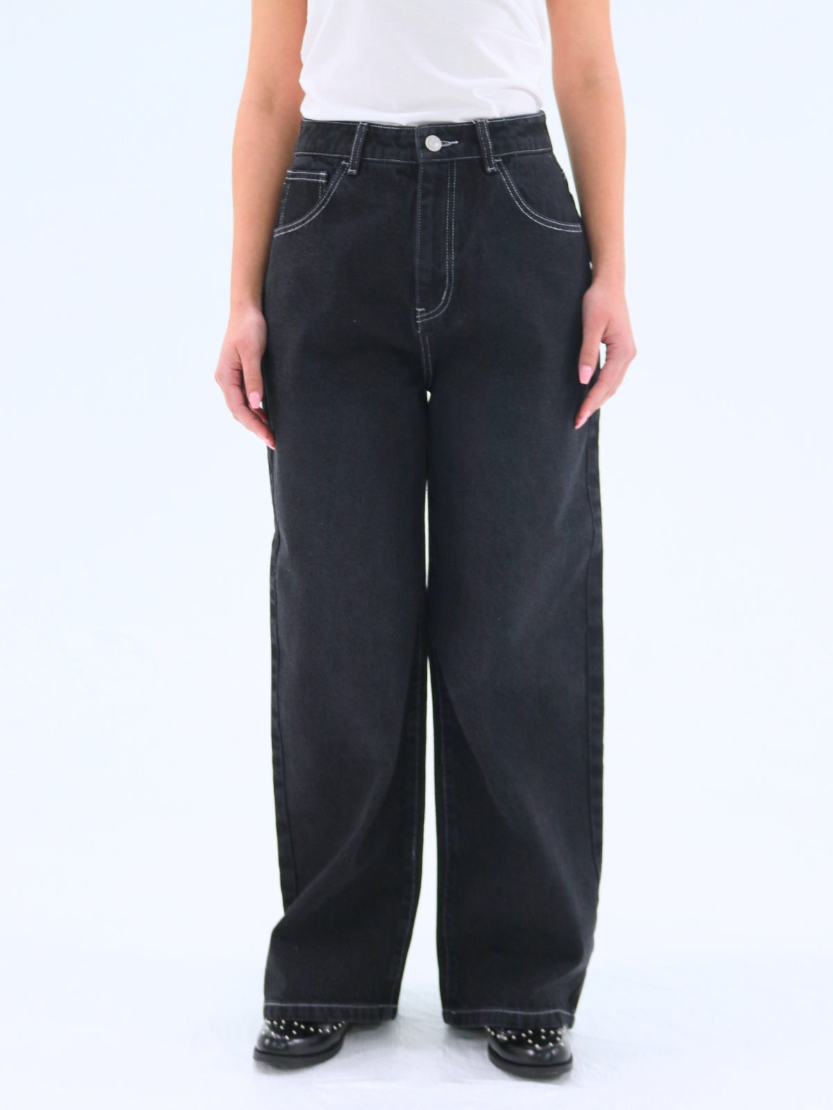 Lip Straight Denim