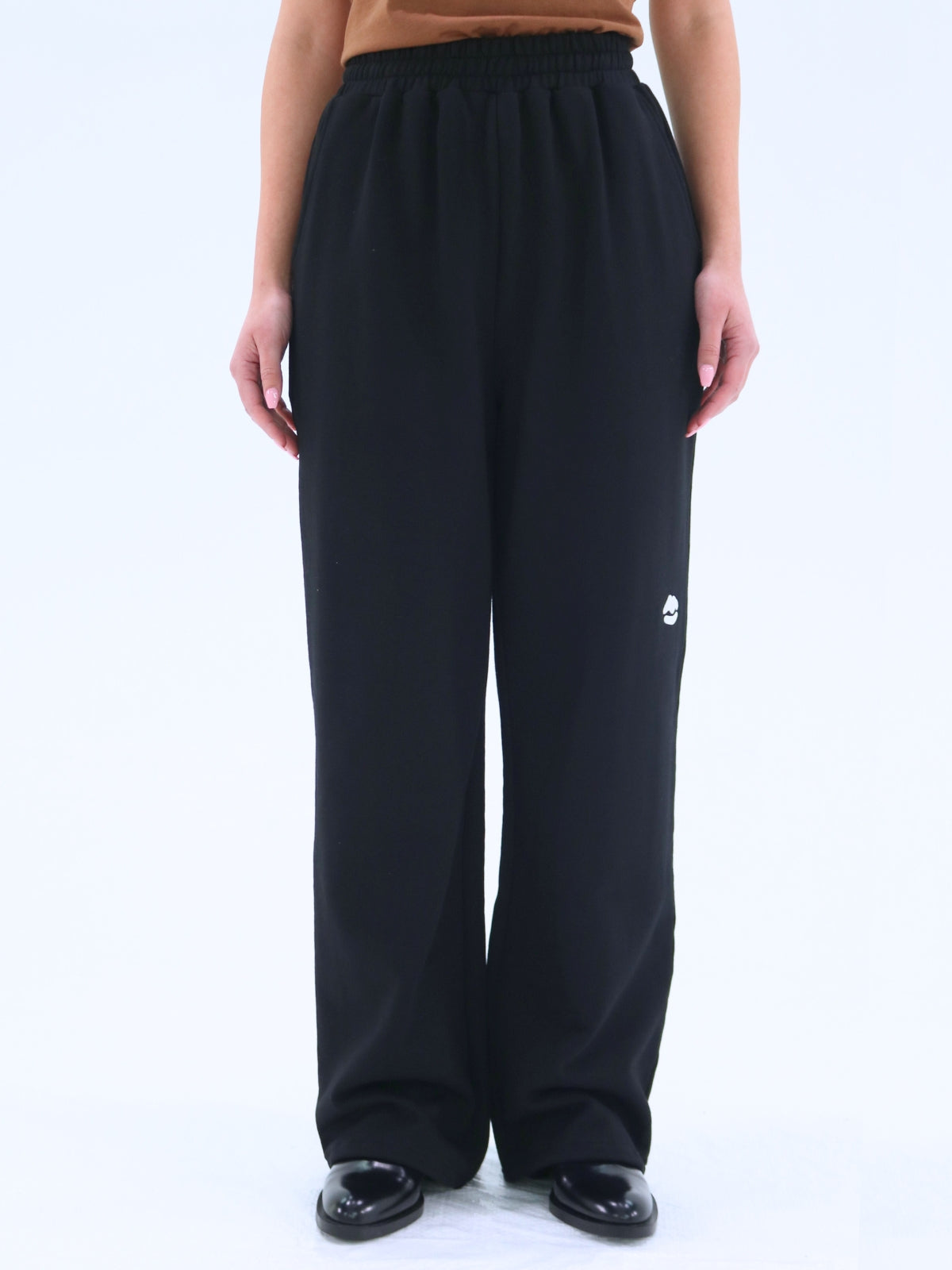 Lip Embroidered Sweatpants