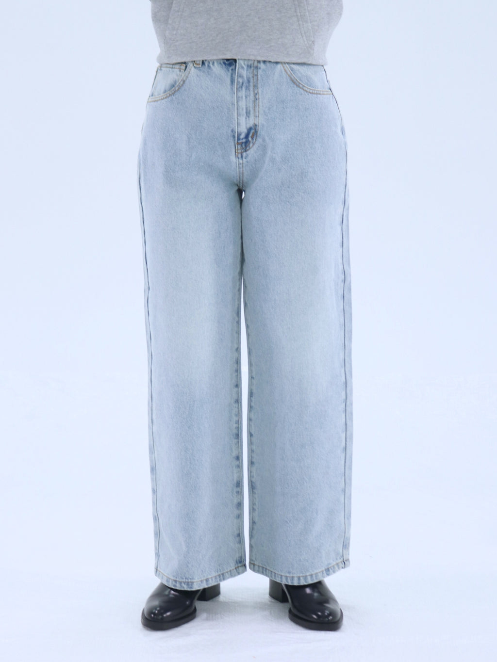 Lip Straight Denim