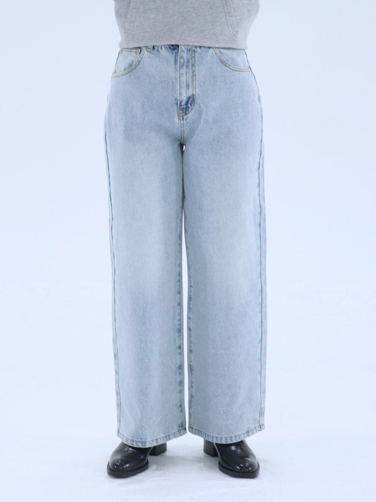 Lip Straight Denim