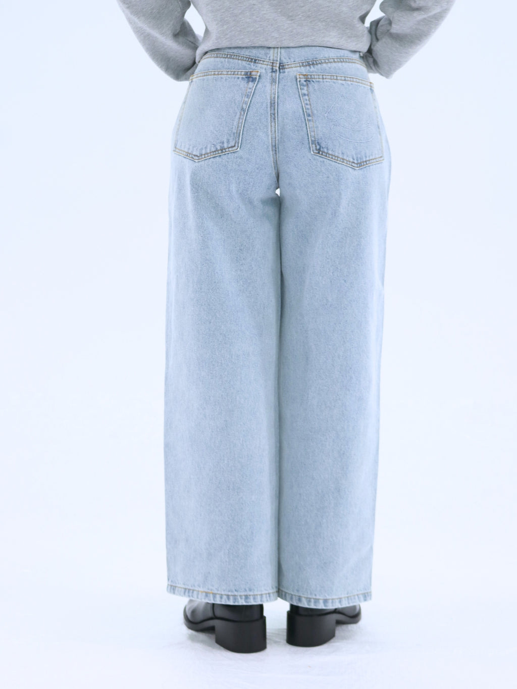 Lip Straight Denim