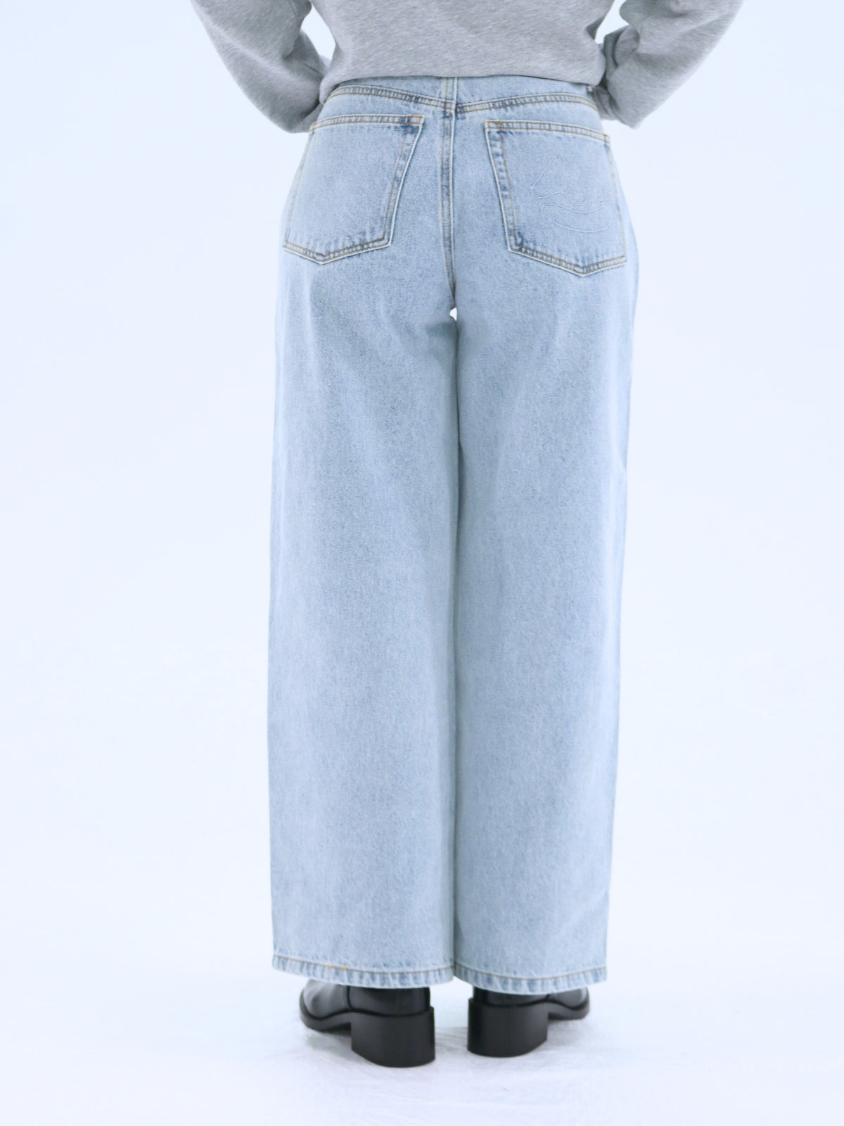 Lip Straight Denim