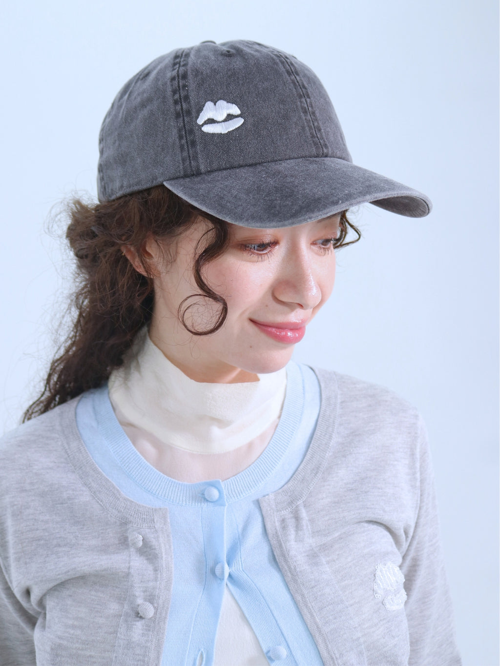Lip Embroidered Cap