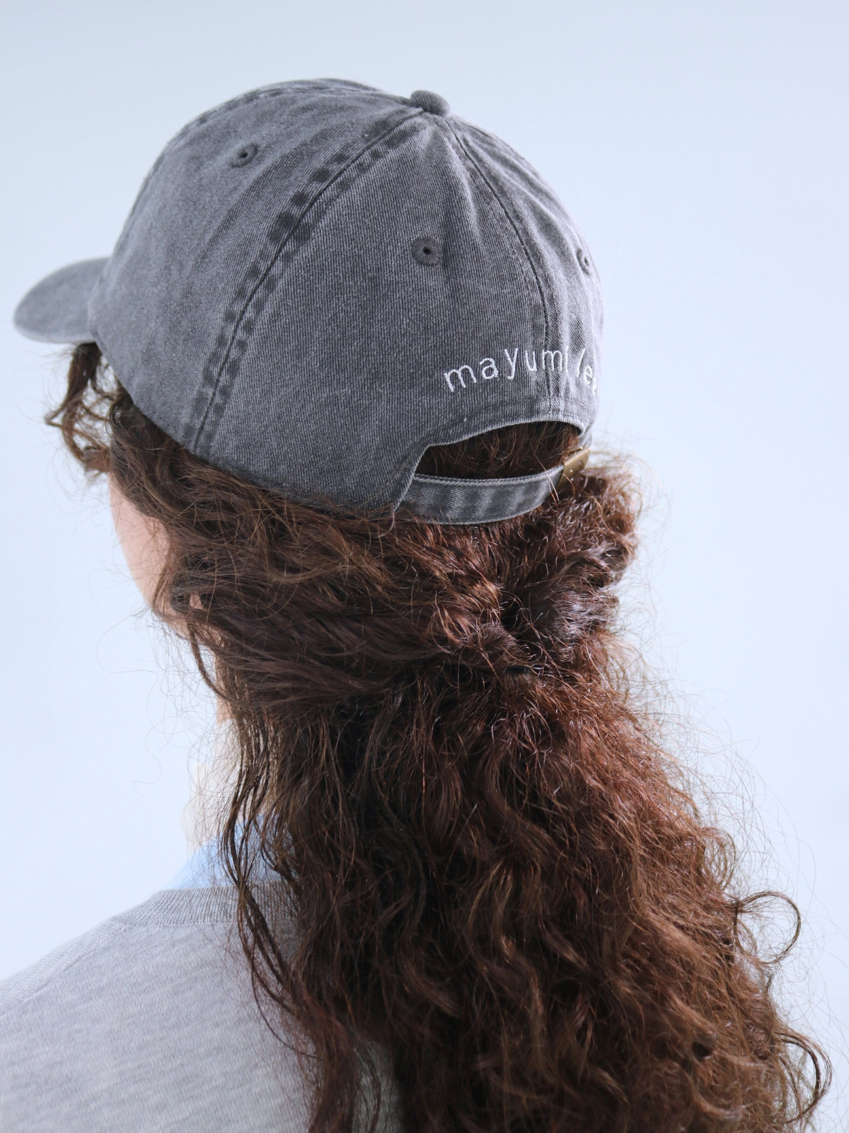 Lip Embroidered Cap