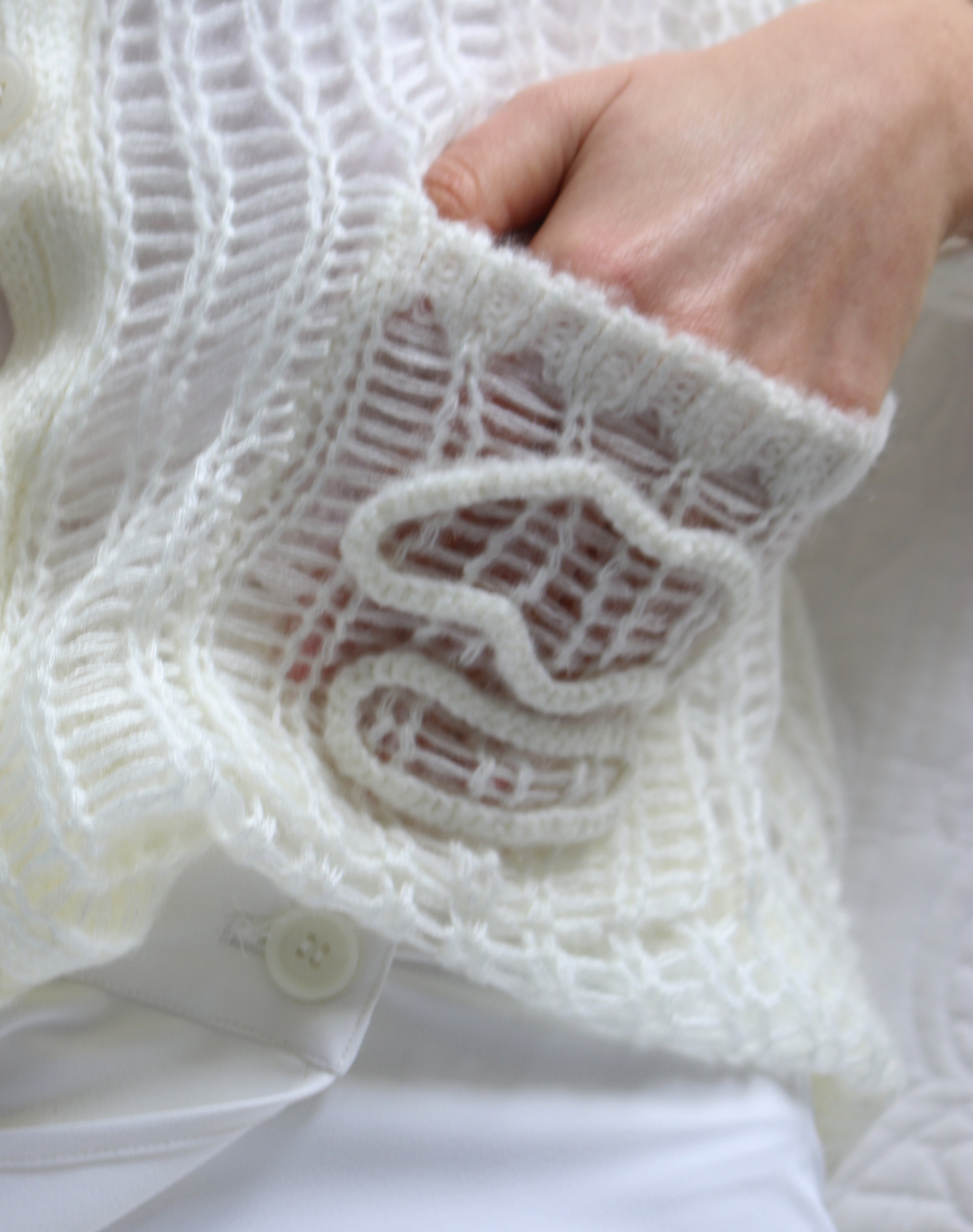 Low-Mesh Lip Cardigan